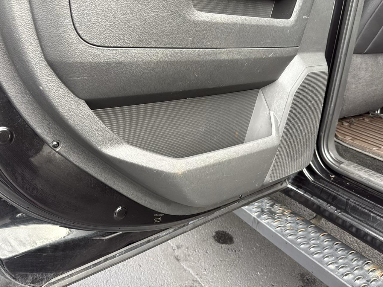 RAM 3500 Laramie Crew Cab 4WD 2011