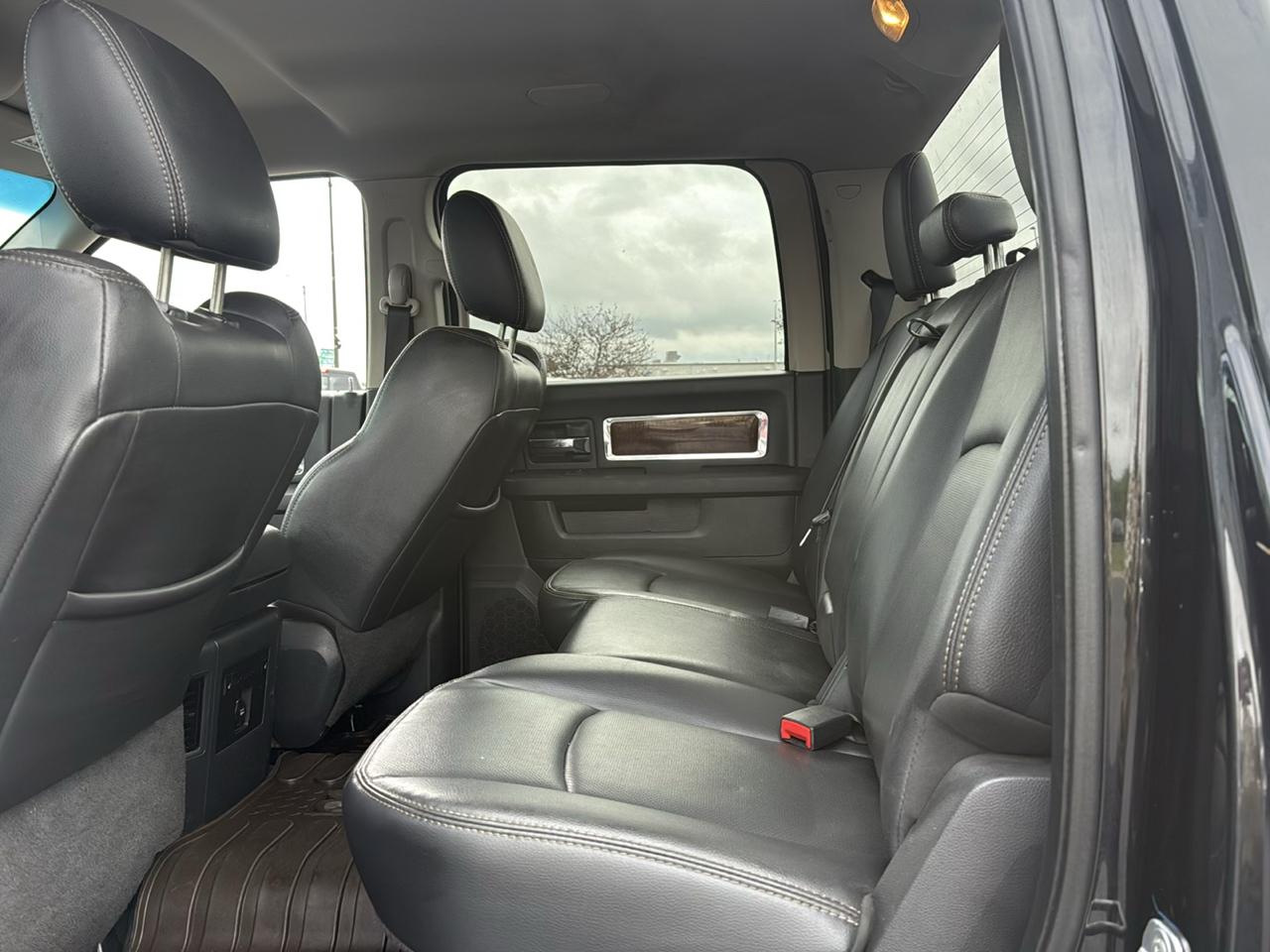 RAM 3500 Laramie Crew Cab 4WD 2011