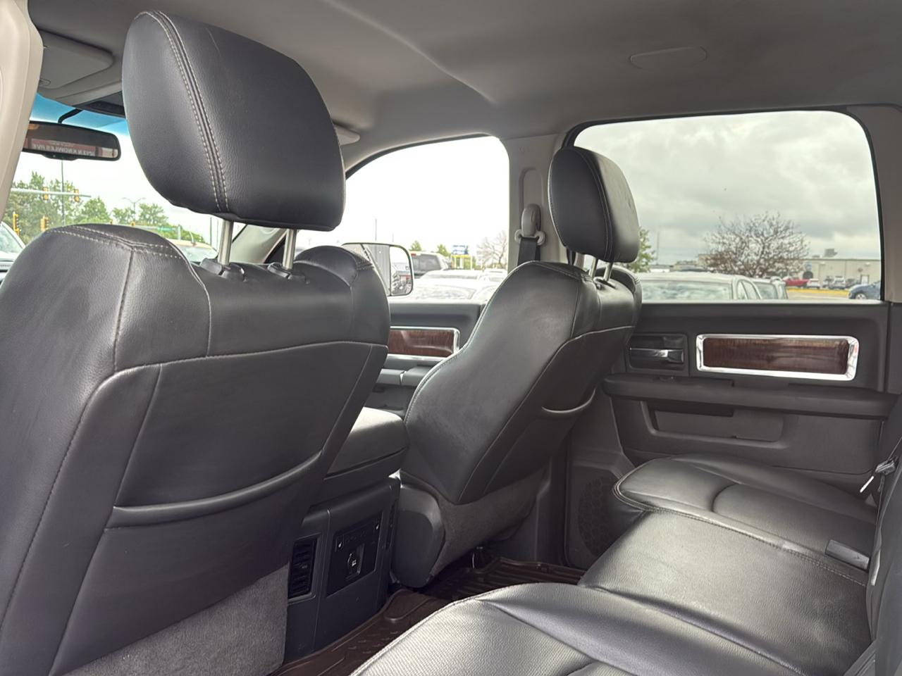 RAM 3500 Laramie Crew Cab 4WD 2011
