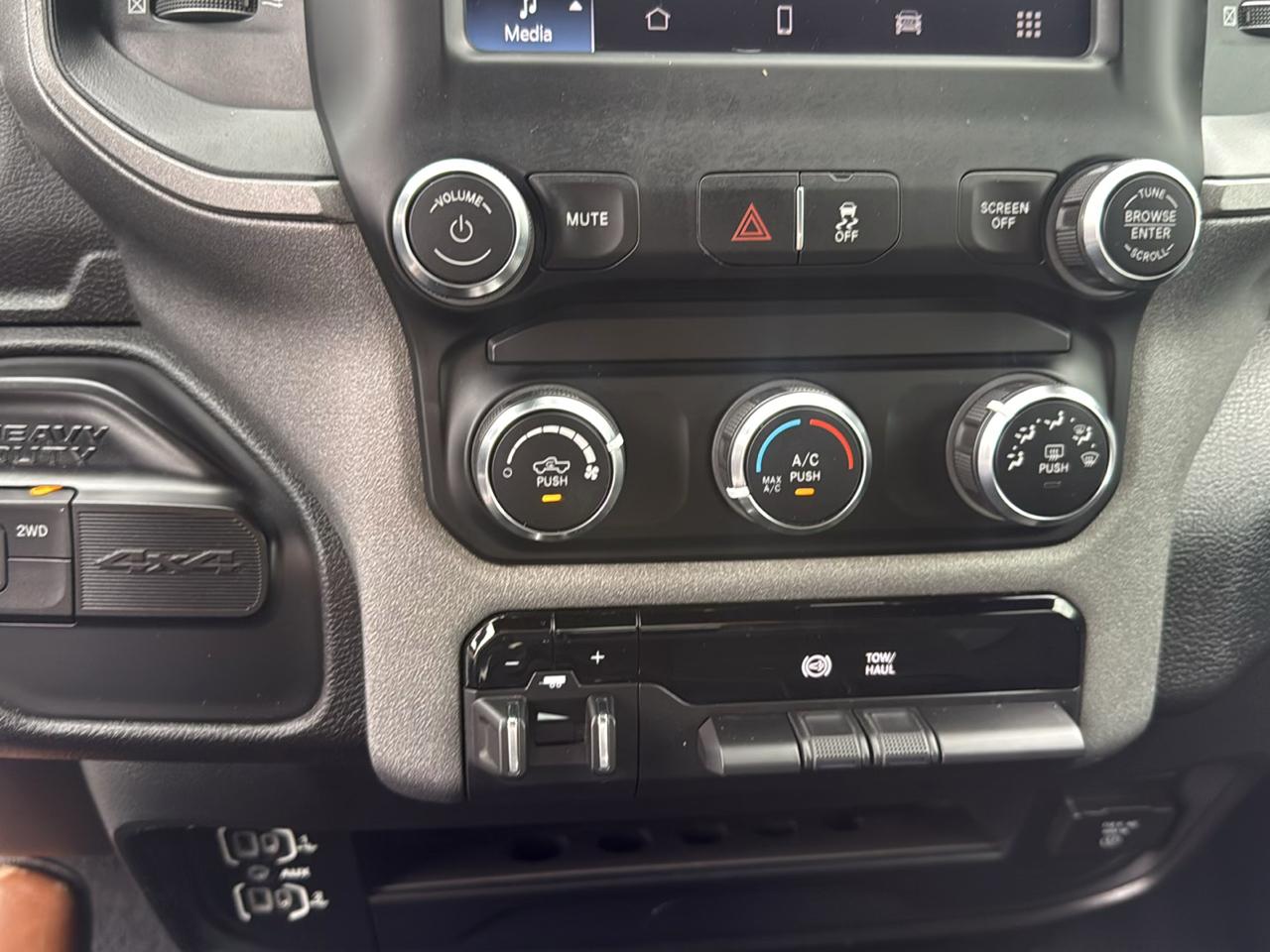 RAM 2500 Tradesman Crew Cab LWB 4WD 2024