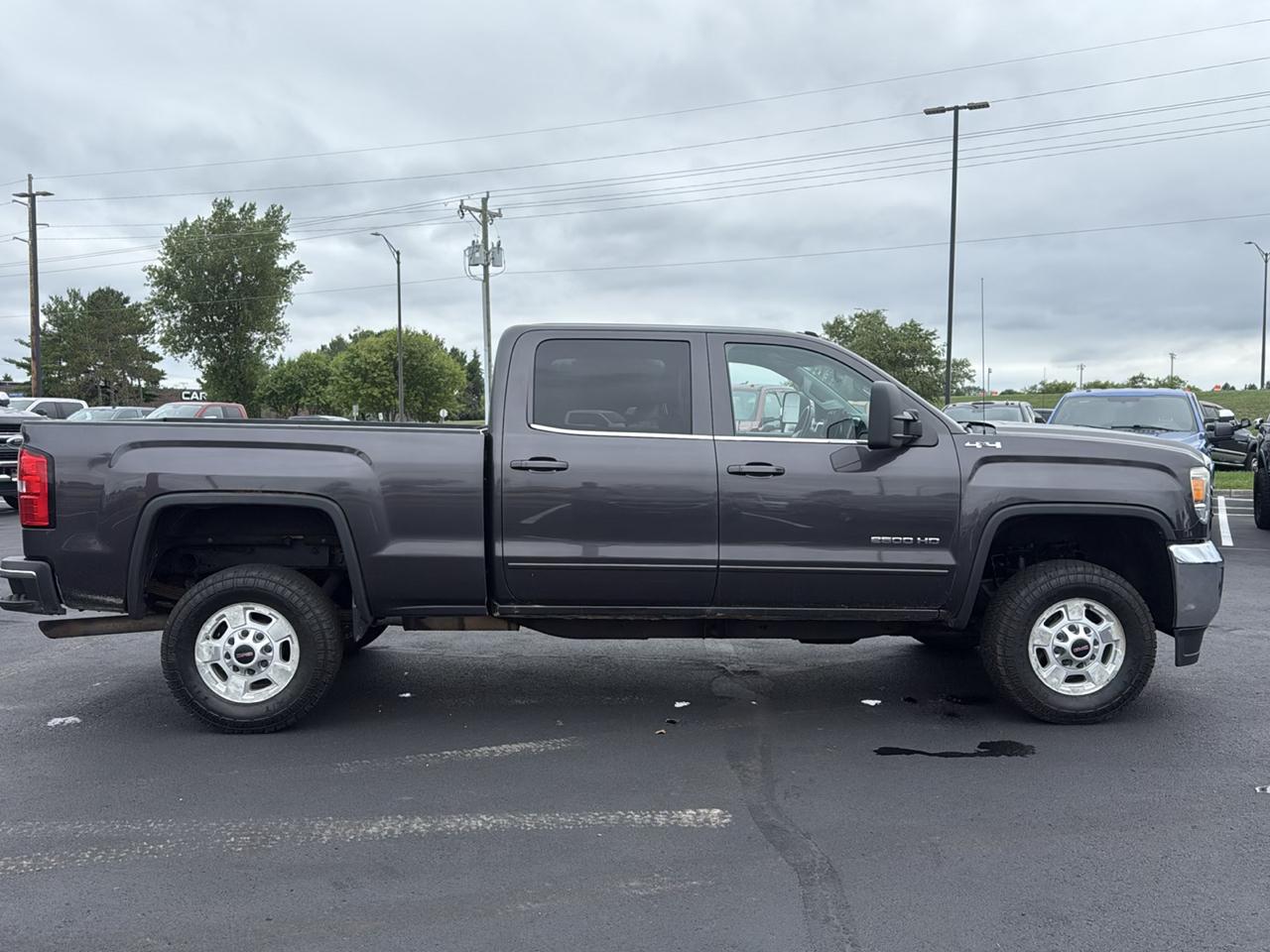 GMC Sierra 2500HD SLE Crew Cab 4WD 2015