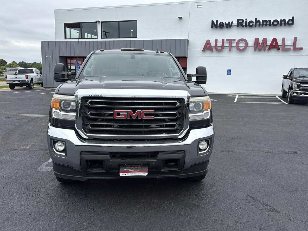 GMC Sierra 2500HD SLE Crew Cab 4WD 2015