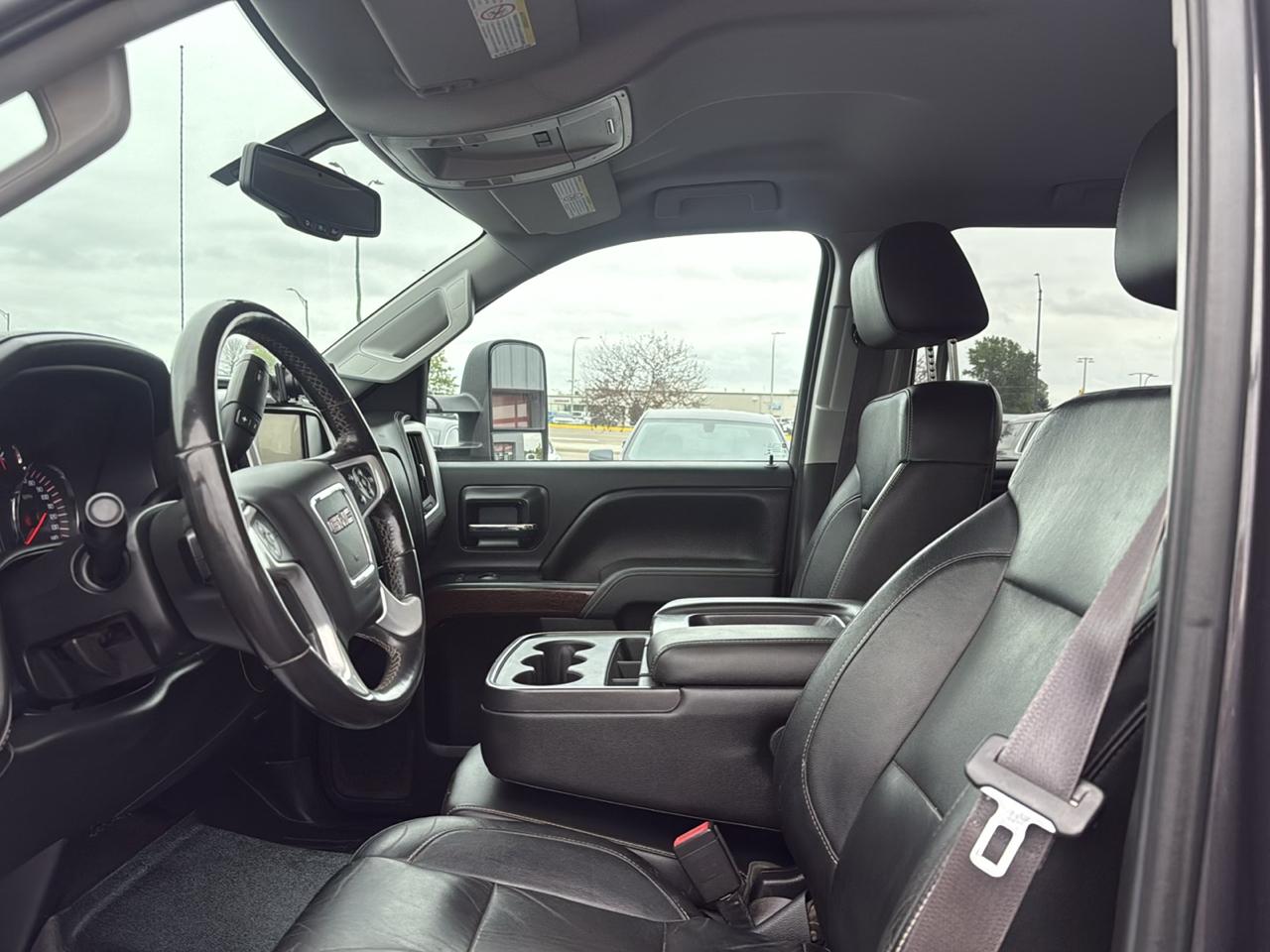 GMC Sierra 2500HD SLE Crew Cab 4WD 2015