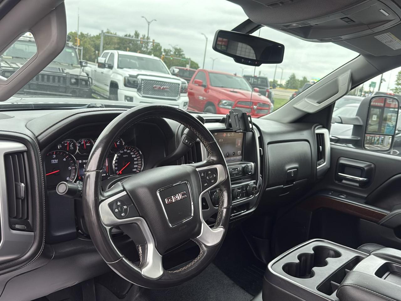 GMC Sierra 2500HD SLE Crew Cab 4WD 2015
