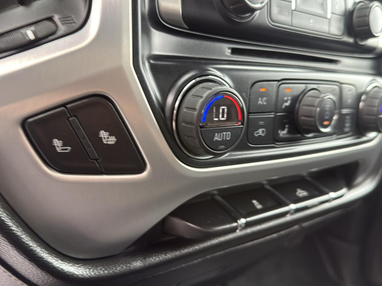 GMC Sierra 2500HD SLE Crew Cab 4WD 2015