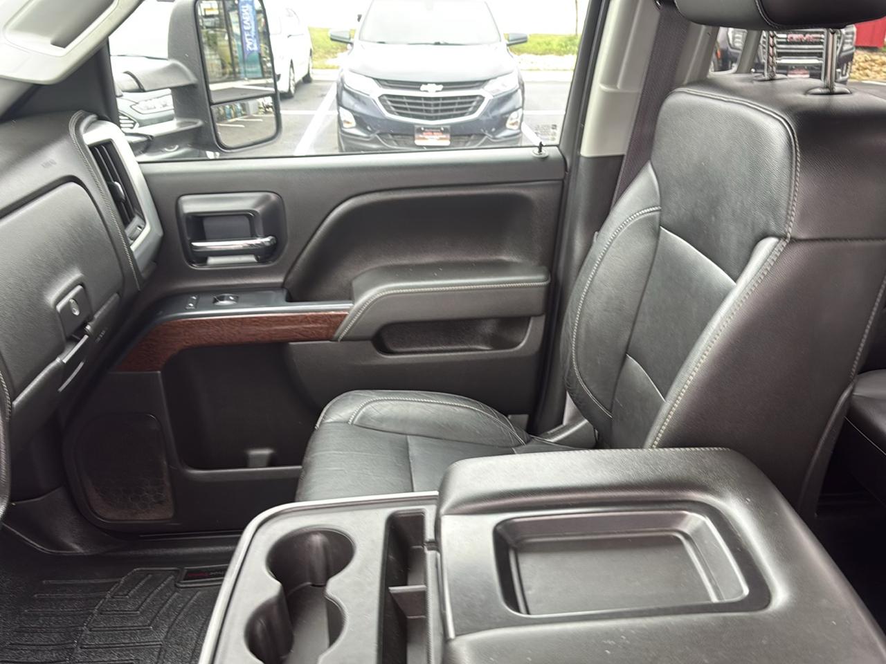 GMC Sierra 2500HD SLE Crew Cab 4WD 2015