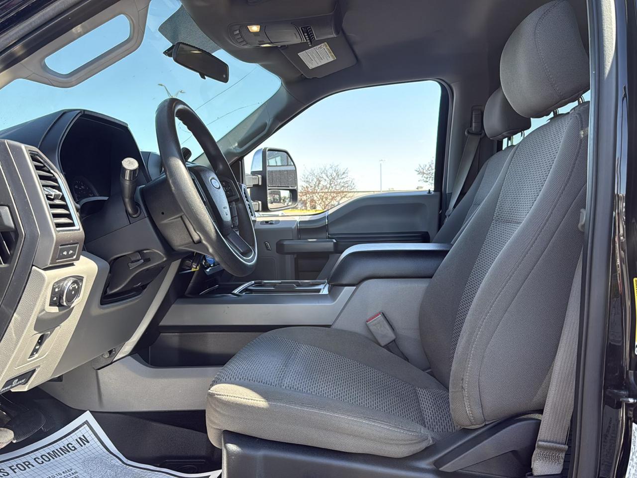 Ford F-250 SD XLT Crew Cab 4WD 2017