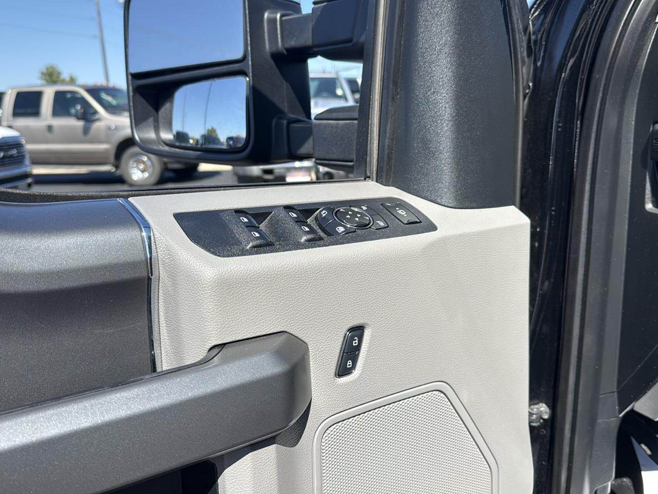 Ford F-250 SD XLT Crew Cab 4WD 2017