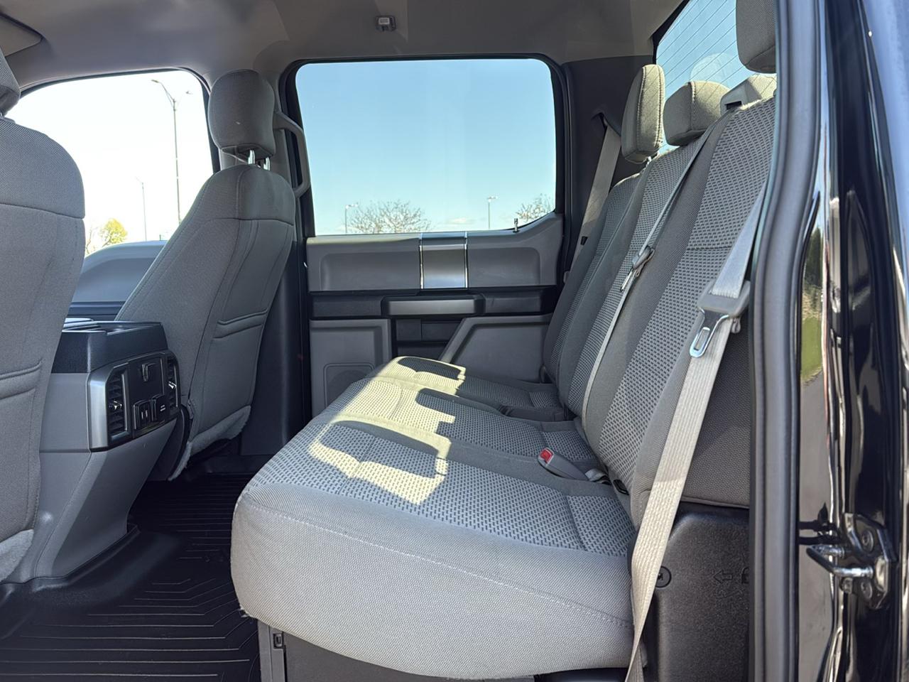 Ford F-250 SD XLT Crew Cab 4WD 2017