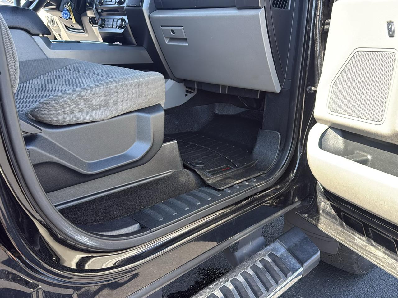 Ford F-250 SD XLT Crew Cab 4WD 2017