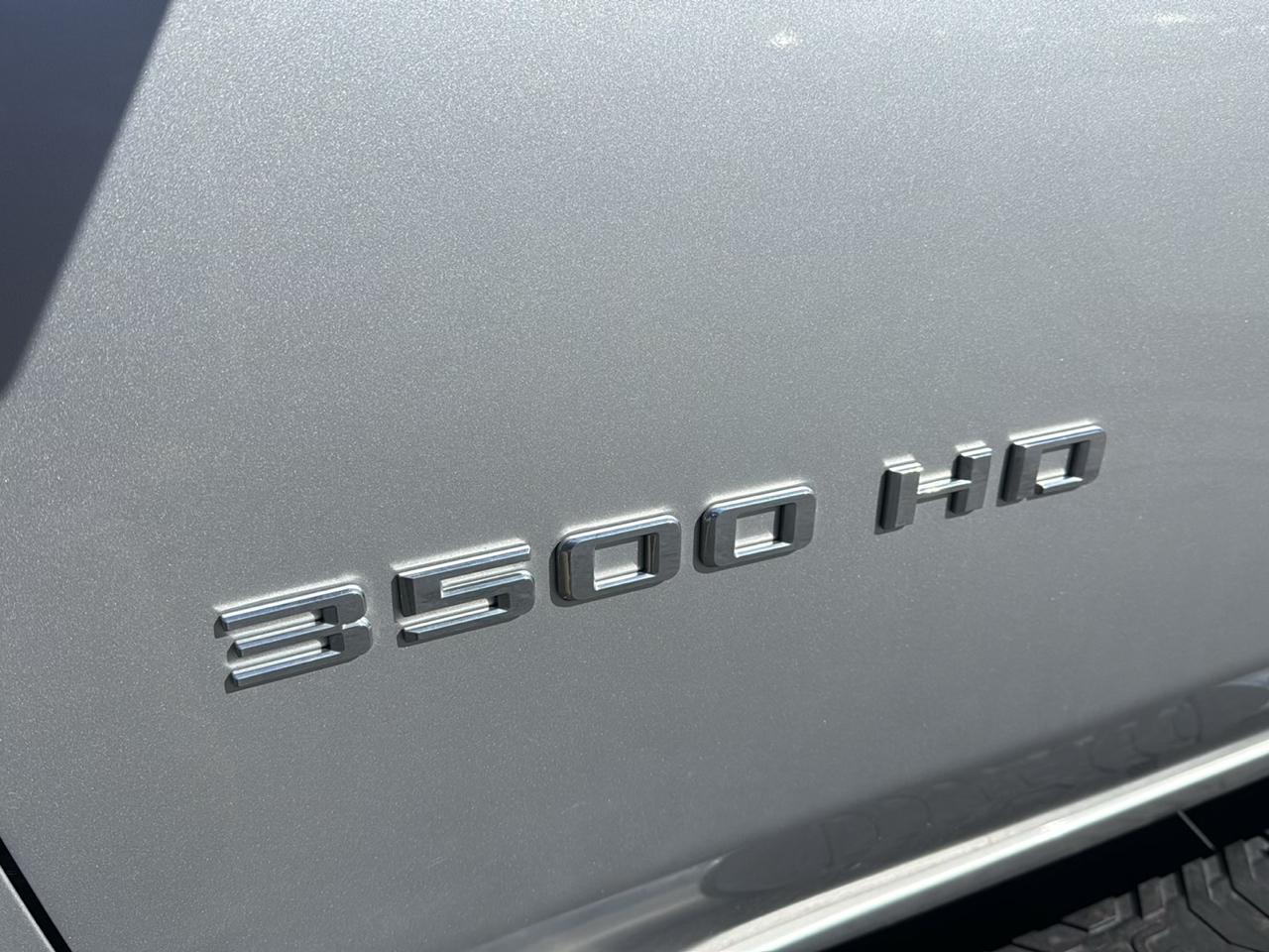 Chevrolet Silverado 3500HD High Country Crew Cab 4WD 2022