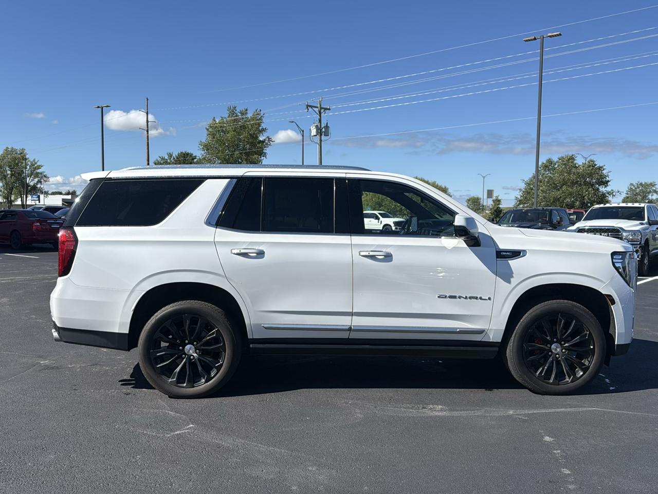GMC Yukon Denali 4WD 2021