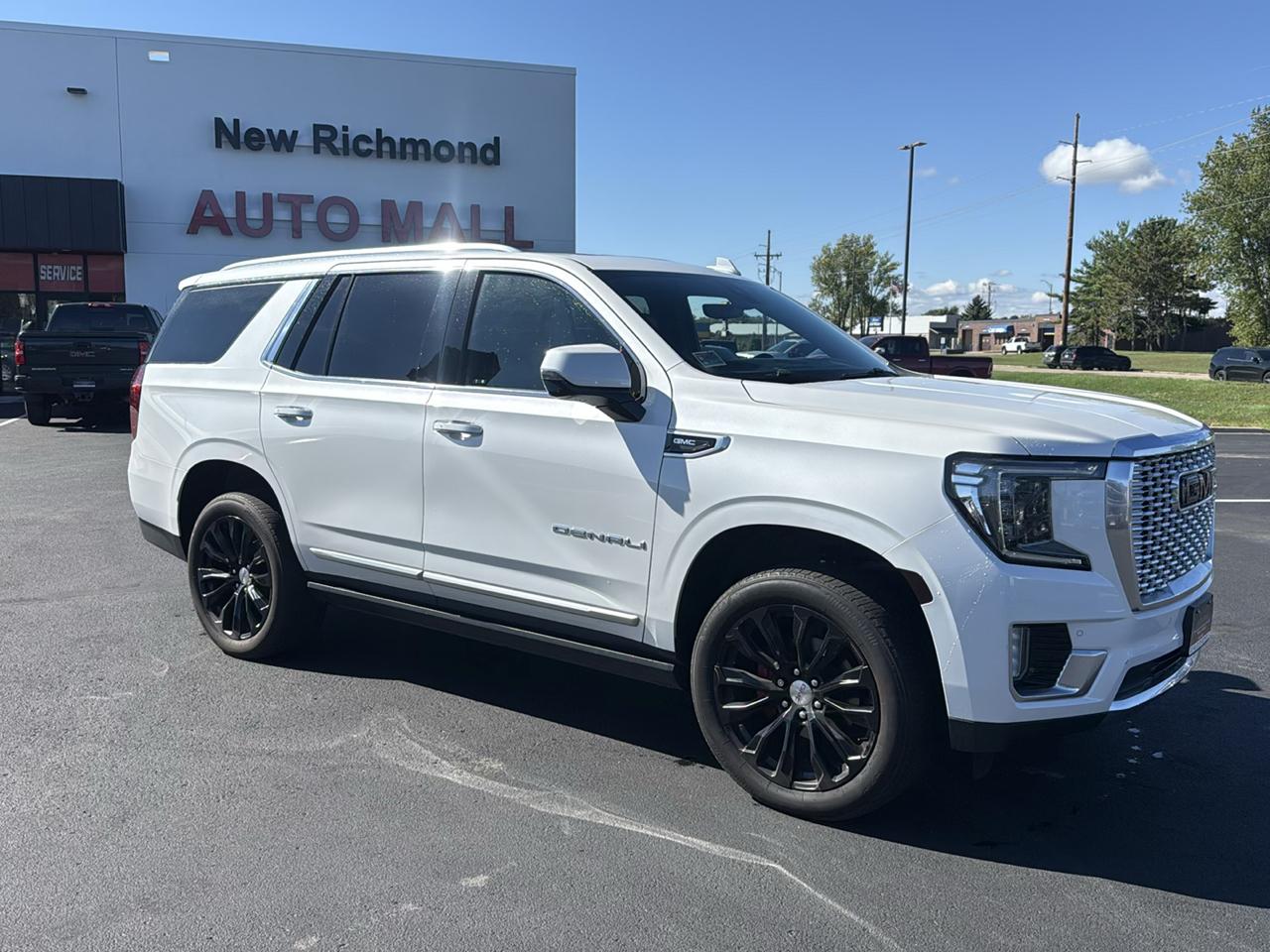 GMC Yukon Denali 4WD 2021