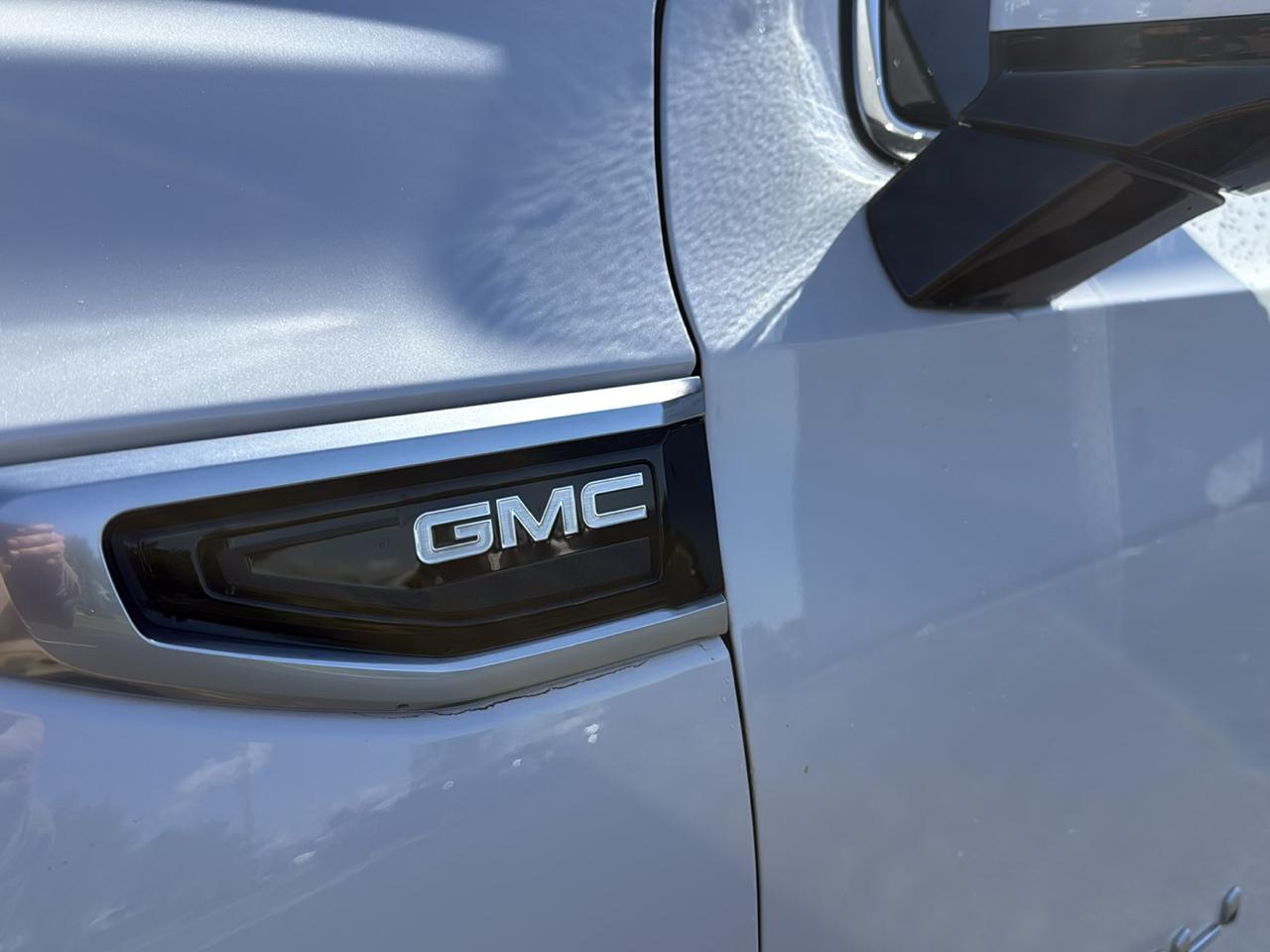 GMC Yukon Denali 4WD 2021