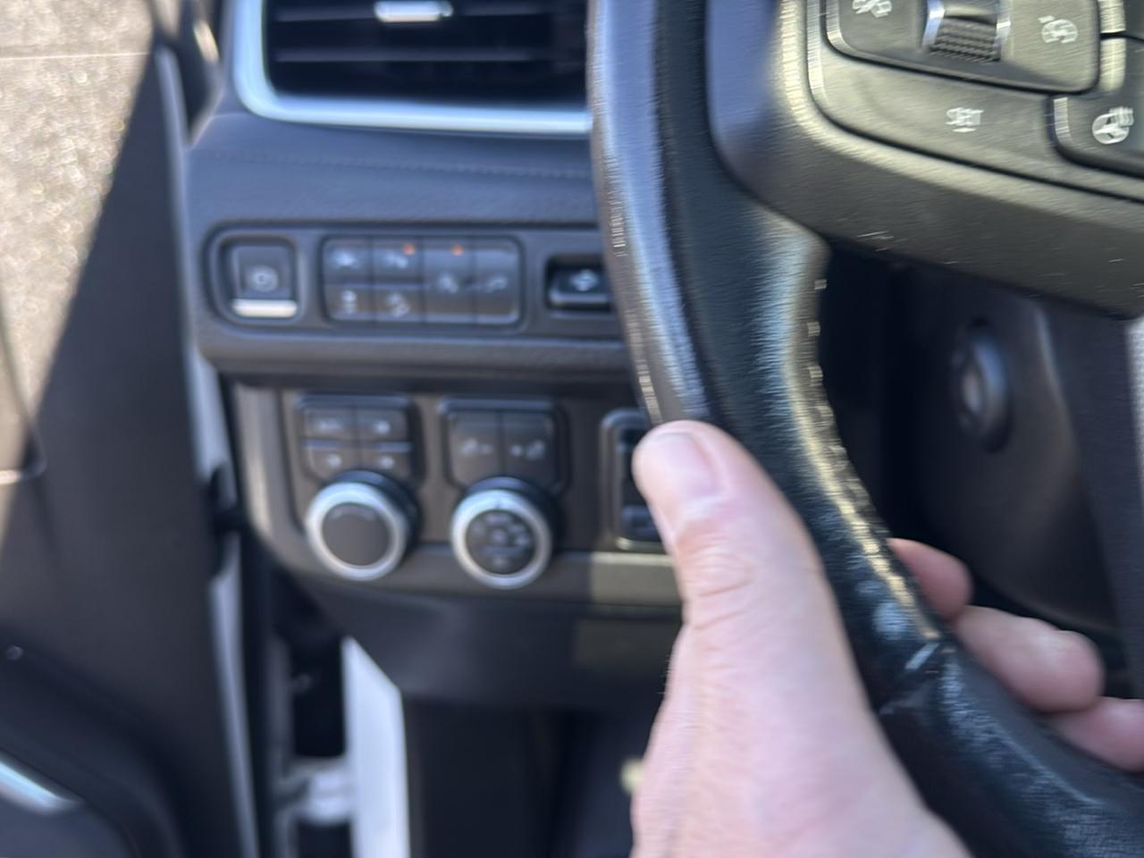GMC Yukon Denali 4WD 2021