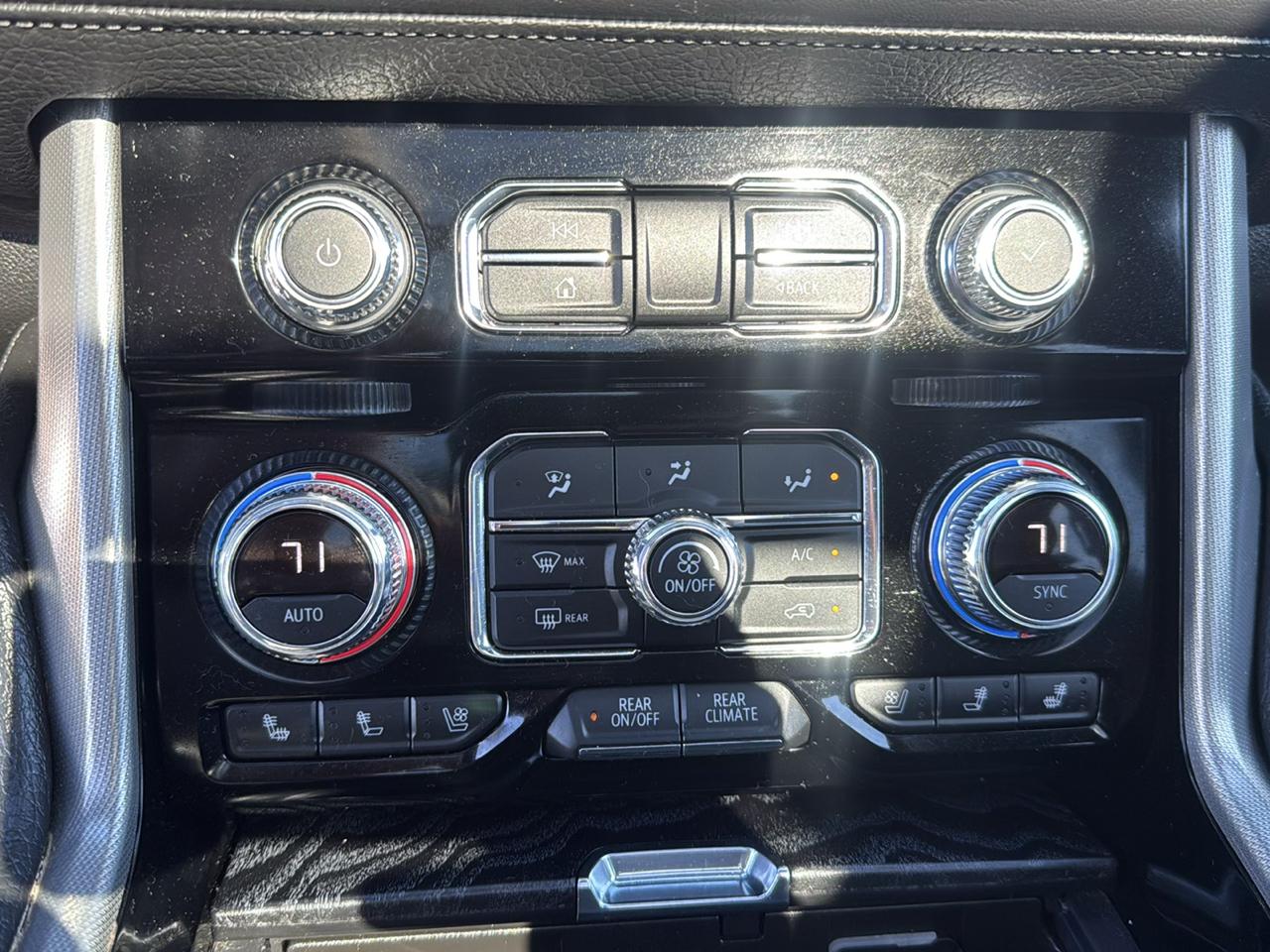 GMC Yukon Denali 4WD 2021