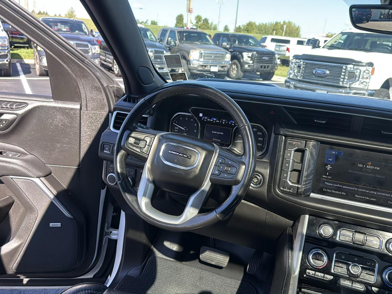 GMC Yukon Denali 4WD 2021