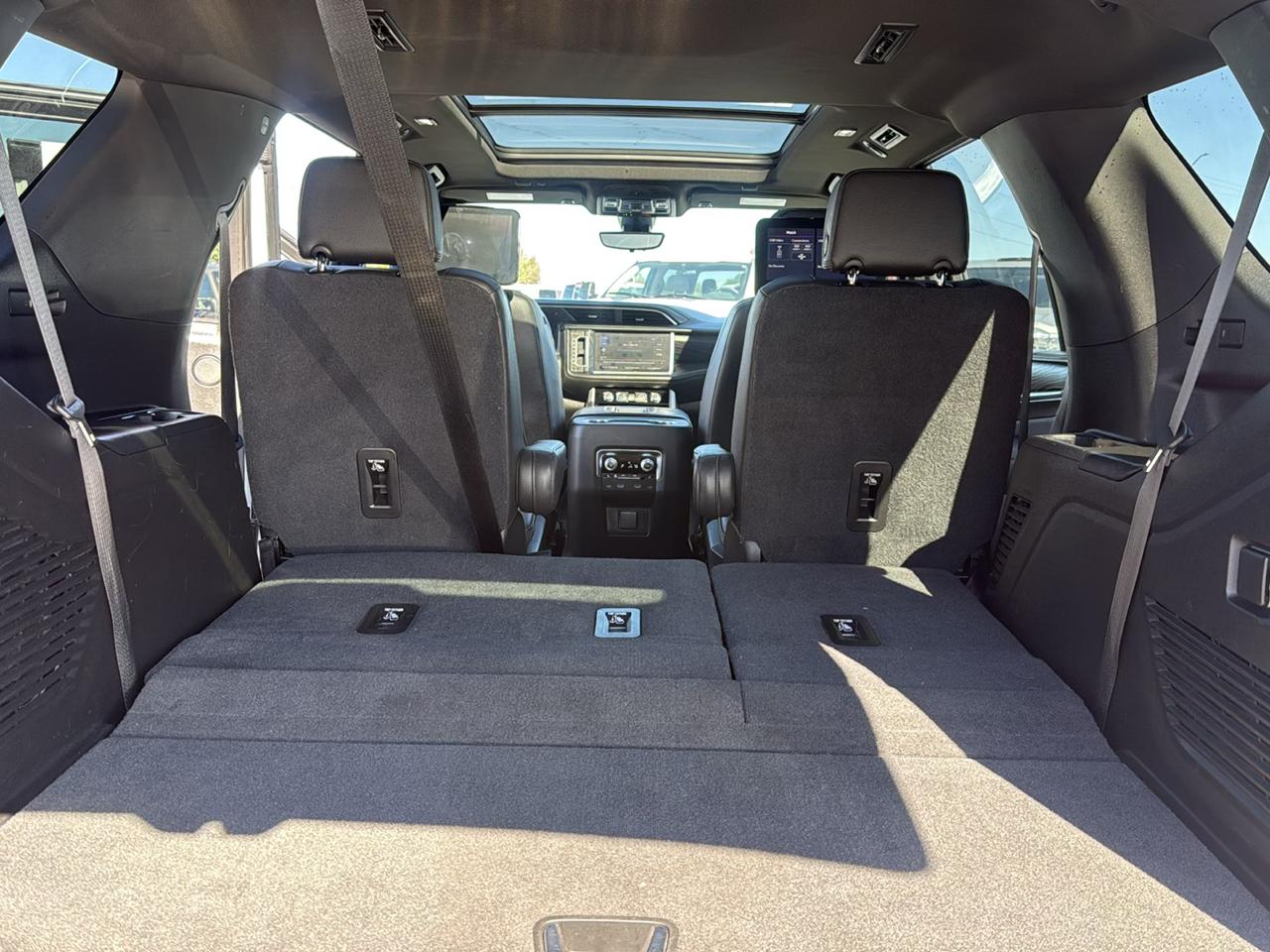 GMC Yukon Denali 4WD 2021