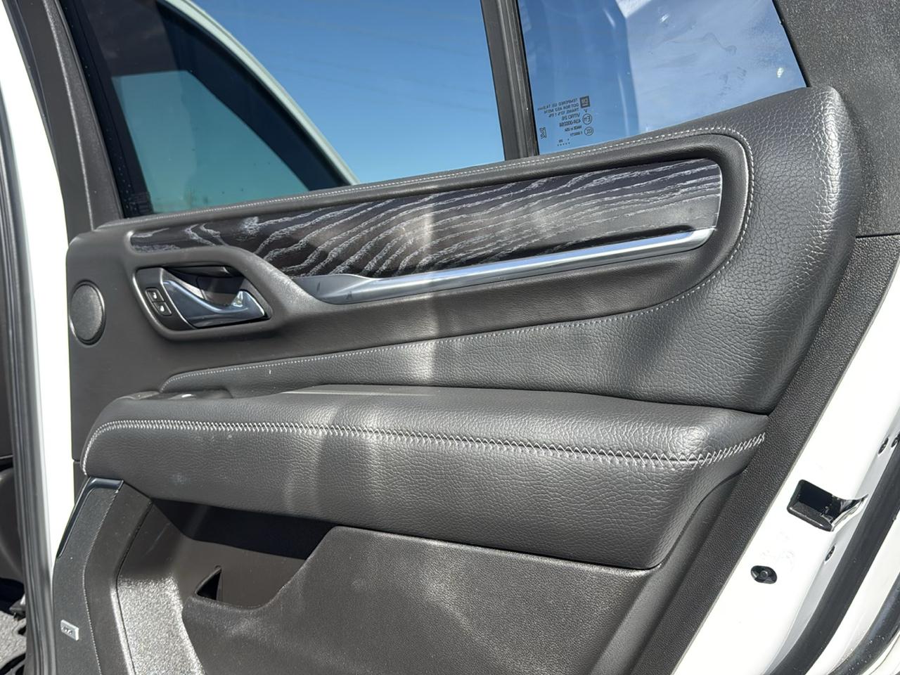 GMC Yukon Denali 4WD 2021