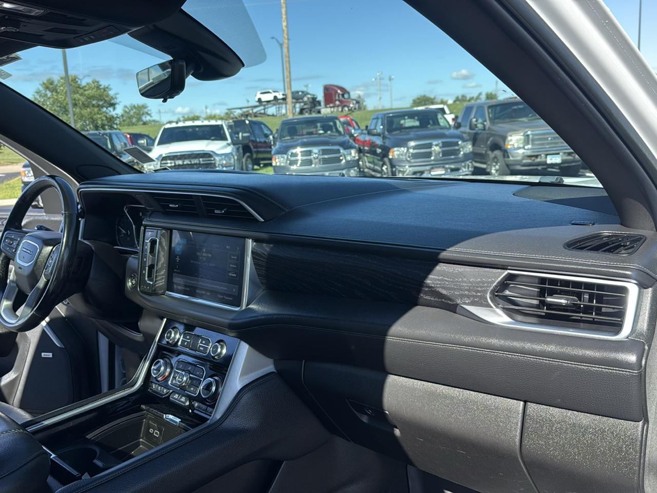 GMC Yukon Denali 4WD 2021