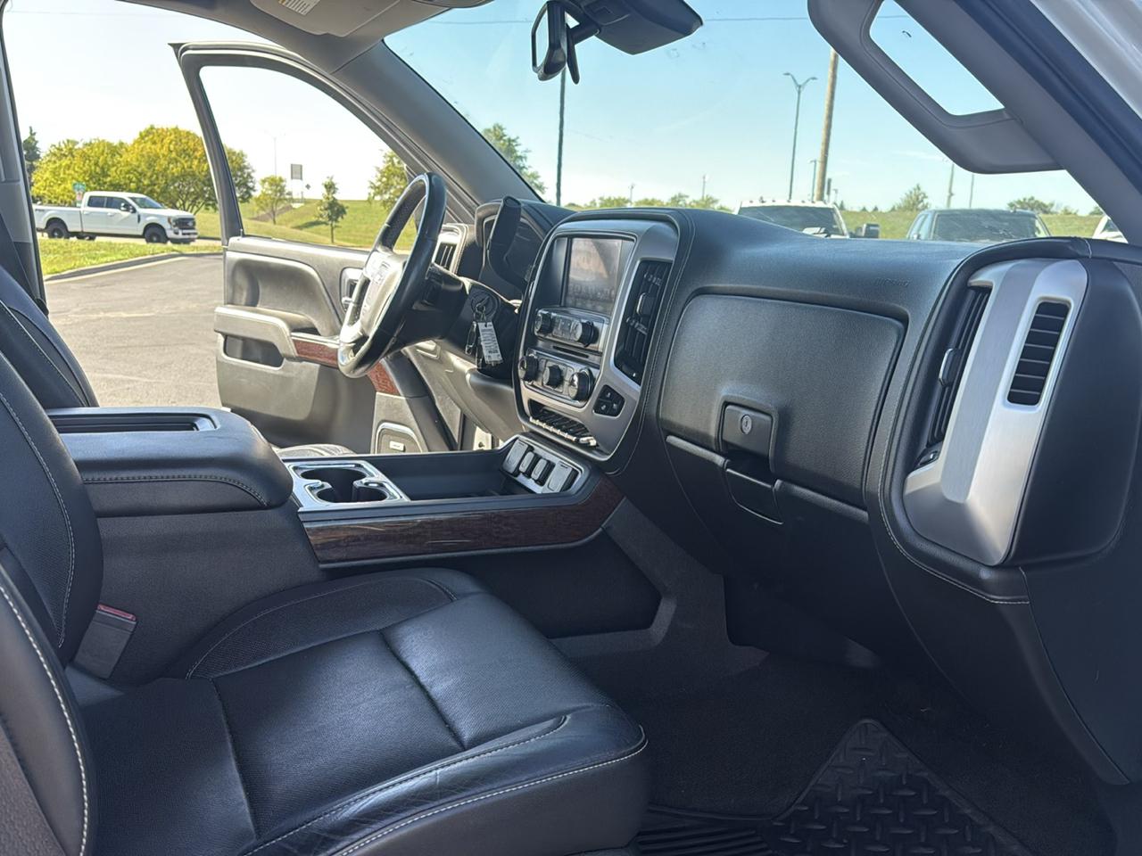 GMC Sierra 1500 SLT Crew Cab Short Box 4WD 2016