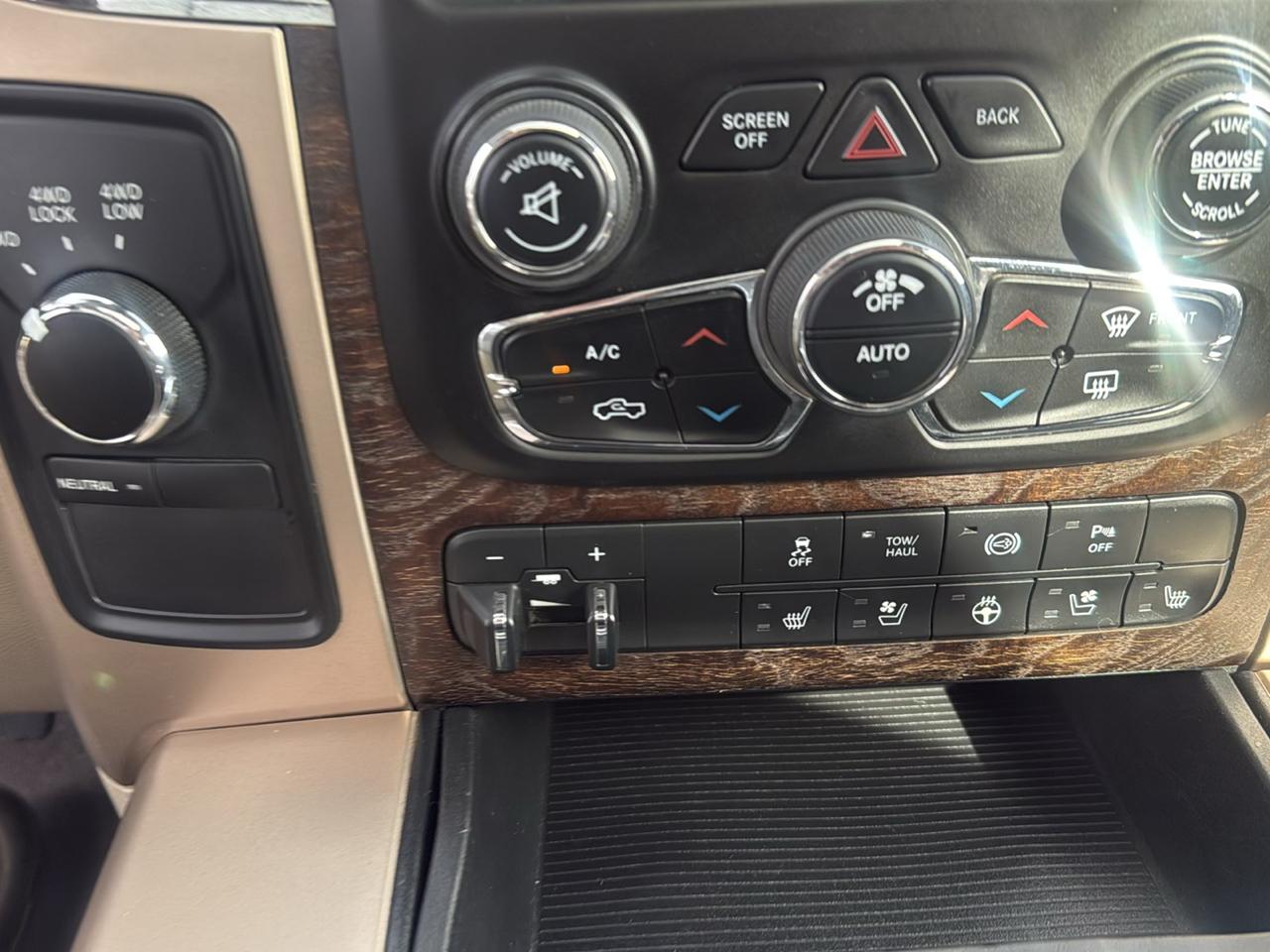 RAM 3500 Longhorn Crew Cab LWB 4WD 2014