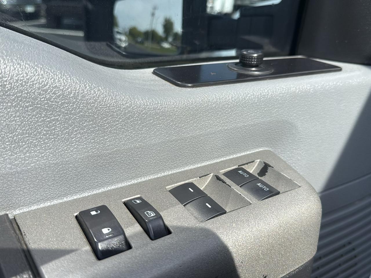 Ford F-450 SD XLT Crew Cab DRW 4WD 2015