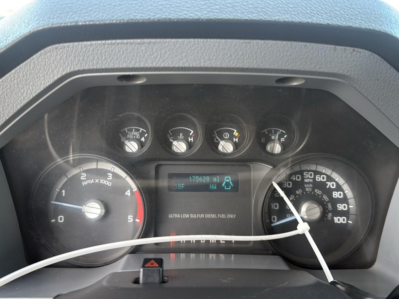 Ford F-450 SD XLT Crew Cab DRW 4WD 2015