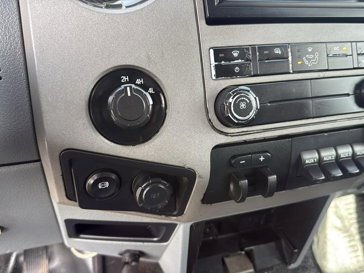 Ford F-450 SD XLT Crew Cab DRW 4WD 2015