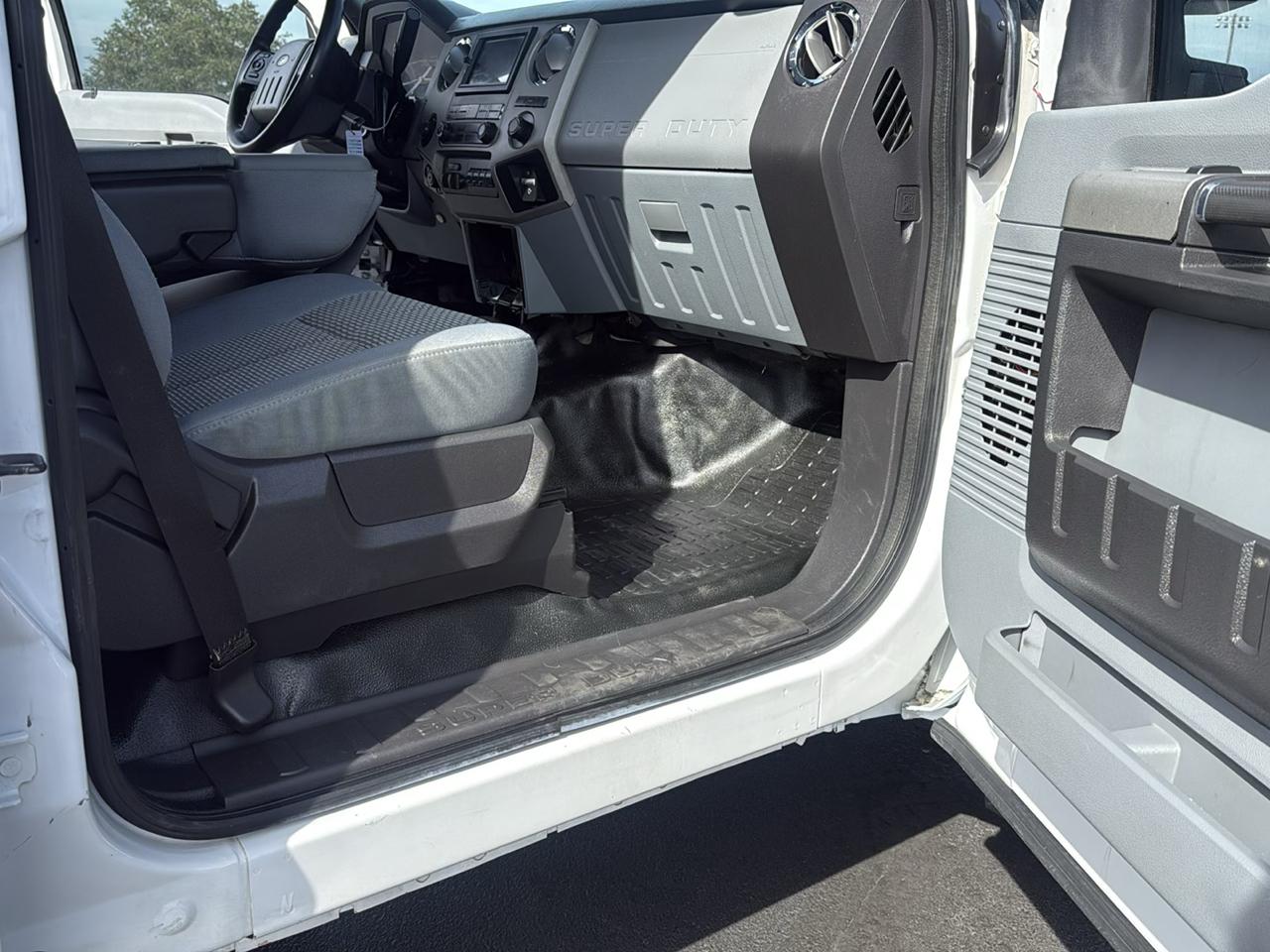 Ford F-450 SD XLT Crew Cab DRW 4WD 2015