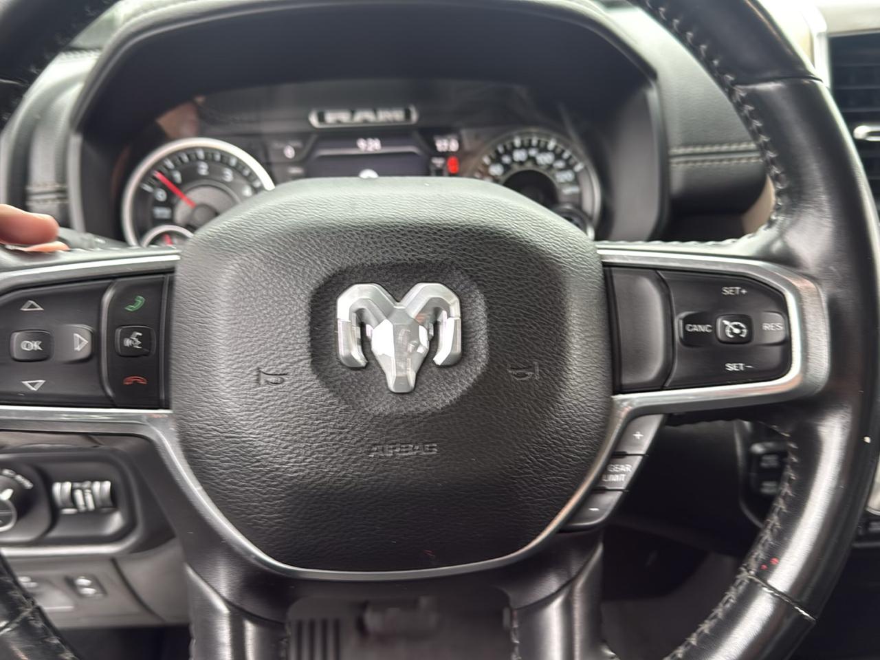RAM 1500 Laramie Crew Cab SWB 4WD 2021
