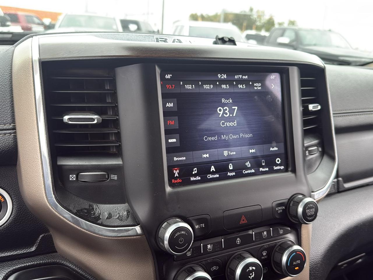 RAM 1500 Laramie Crew Cab SWB 4WD 2021