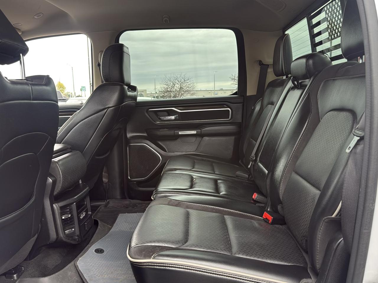 RAM 1500 Laramie Crew Cab SWB 4WD 2021