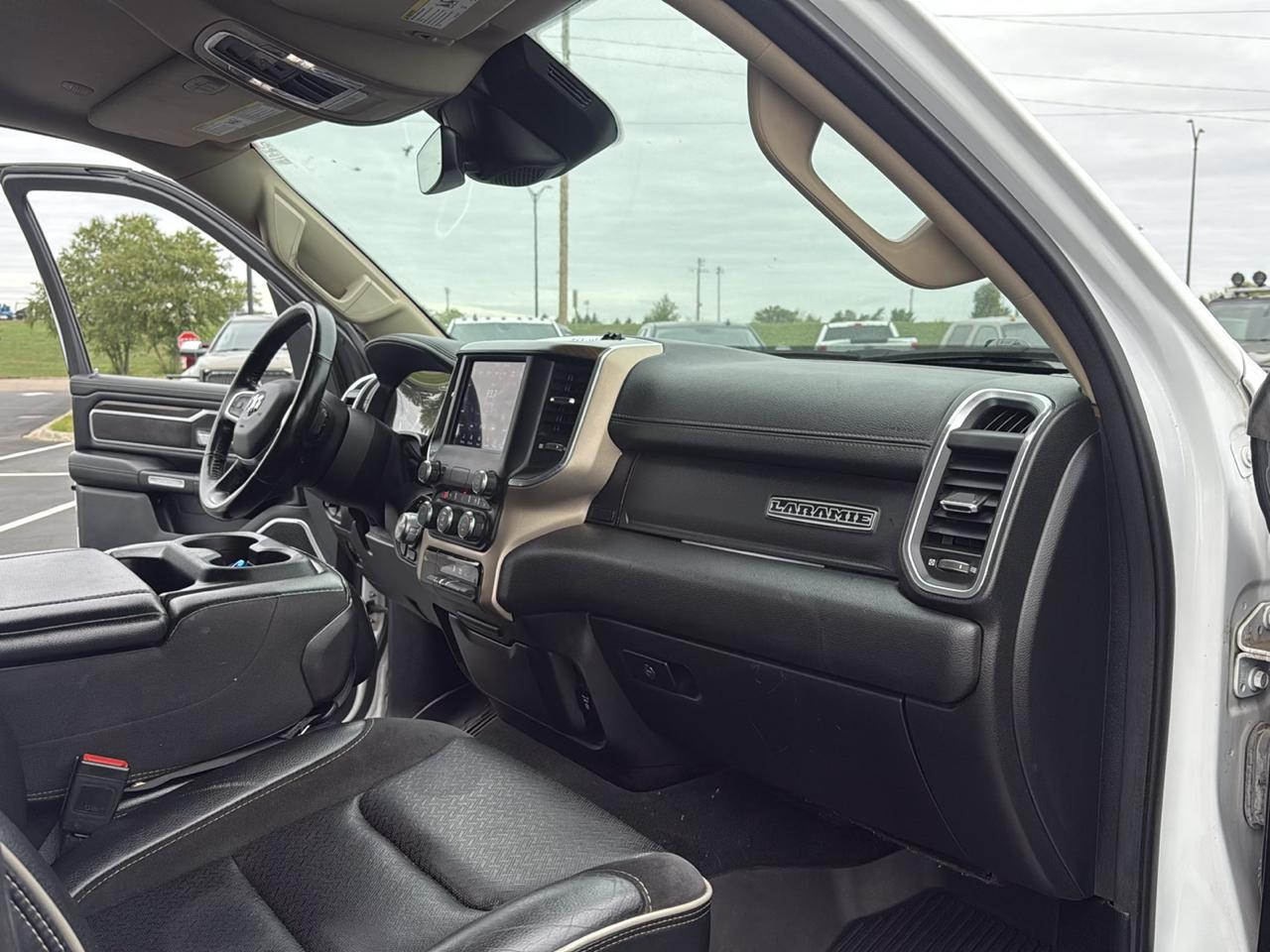 RAM 1500 Laramie Crew Cab SWB 4WD 2021