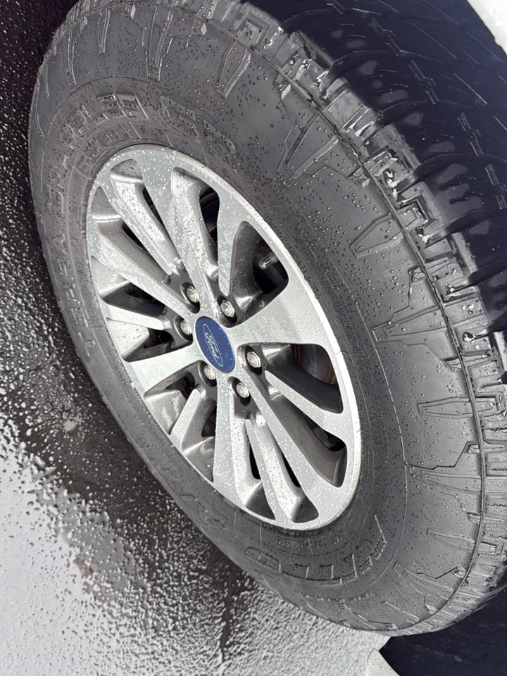Ford Expedition EL XLT 4WD 2017