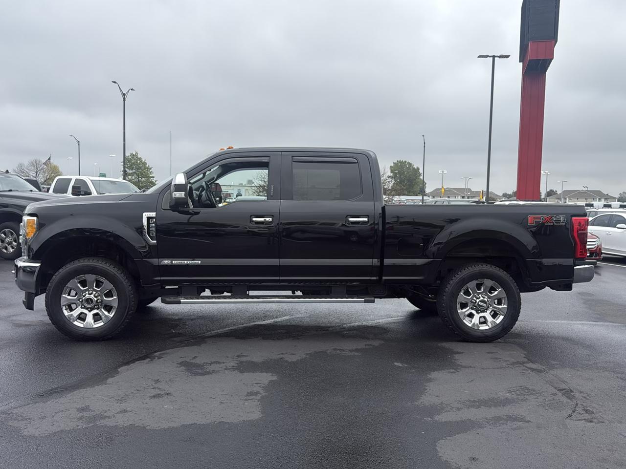 Ford F-250 SD Lariat Crew Cab 4WD 2017