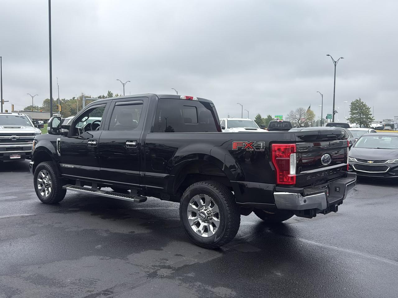 Ford F-250 SD Lariat Crew Cab 4WD 2017