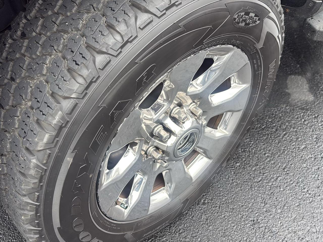 Ford F-250 SD Lariat Crew Cab 4WD 2017