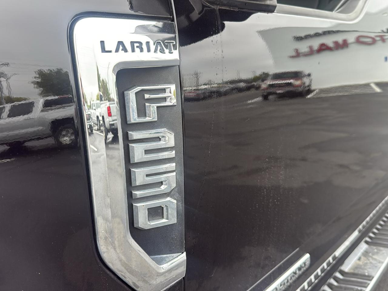 Ford F-250 SD Lariat Crew Cab 4WD 2017