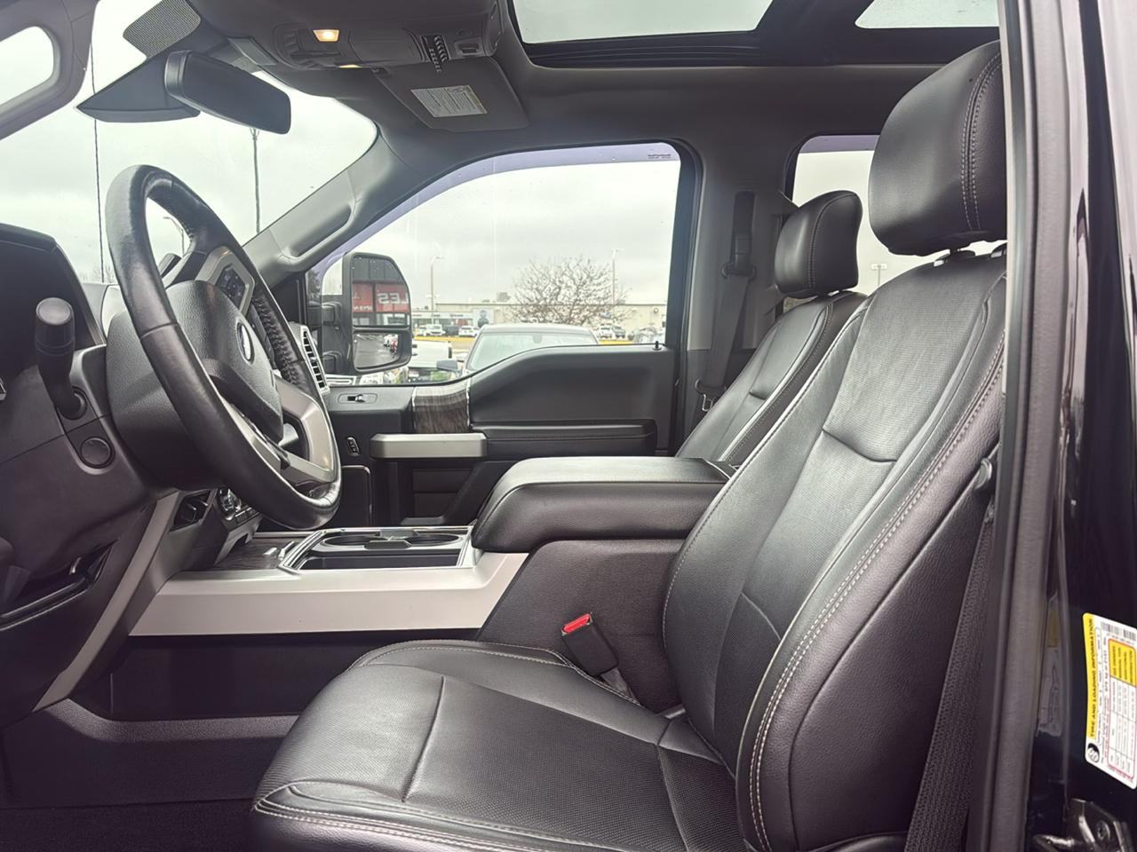 Ford F-250 SD Lariat Crew Cab 4WD 2017