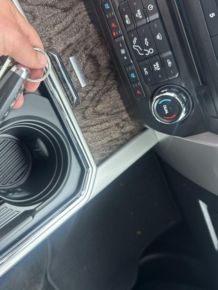 Ford F-250 SD Lariat Crew Cab 4WD 2017