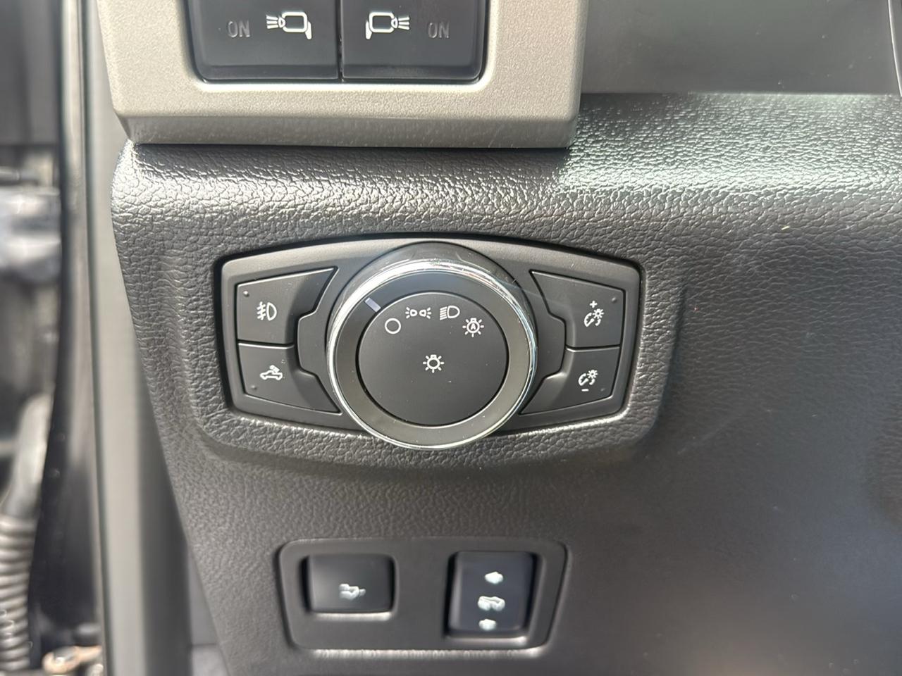 Ford F-250 SD Lariat Crew Cab 4WD 2017