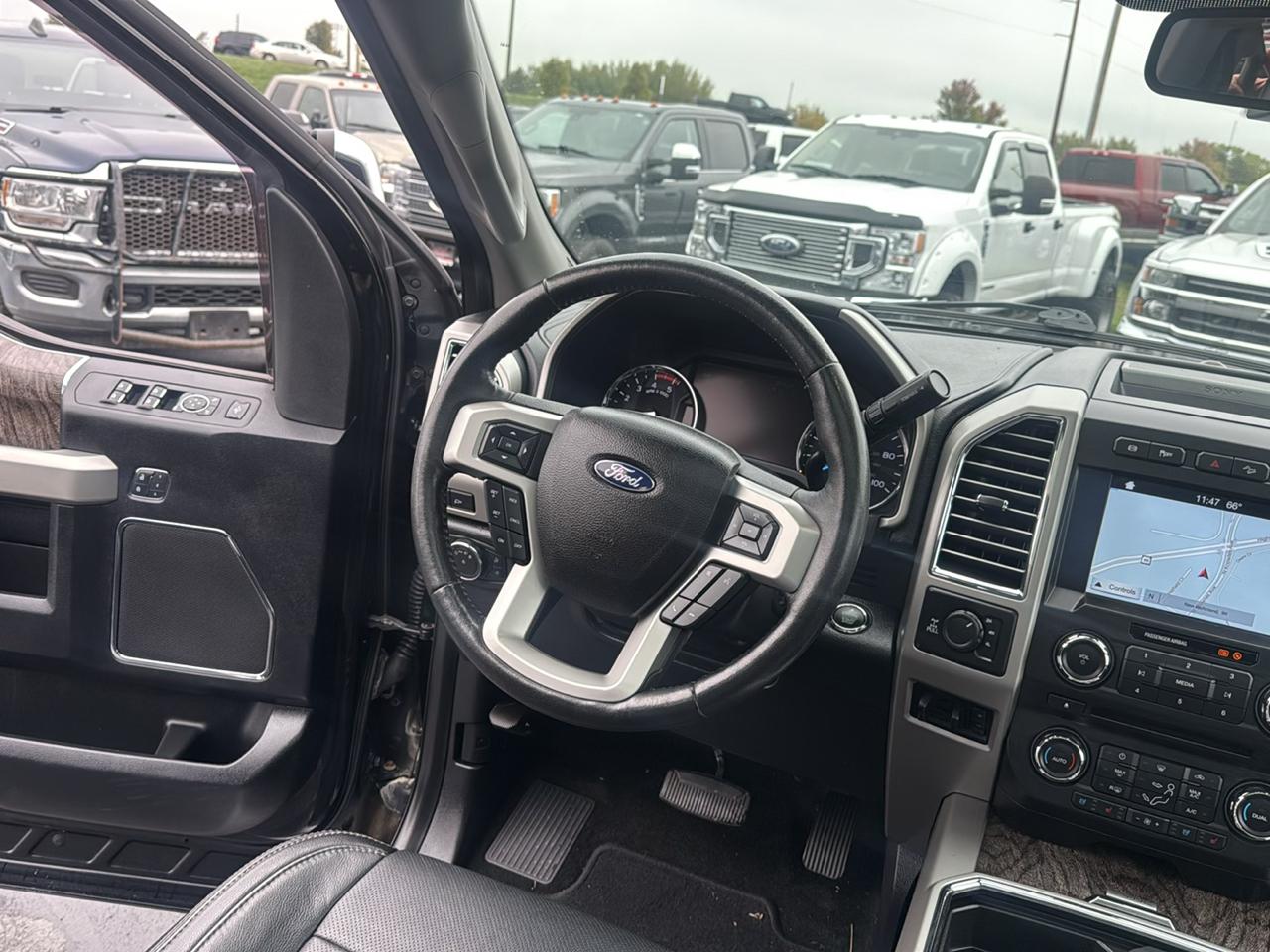 Ford F-250 SD Lariat Crew Cab 4WD 2017