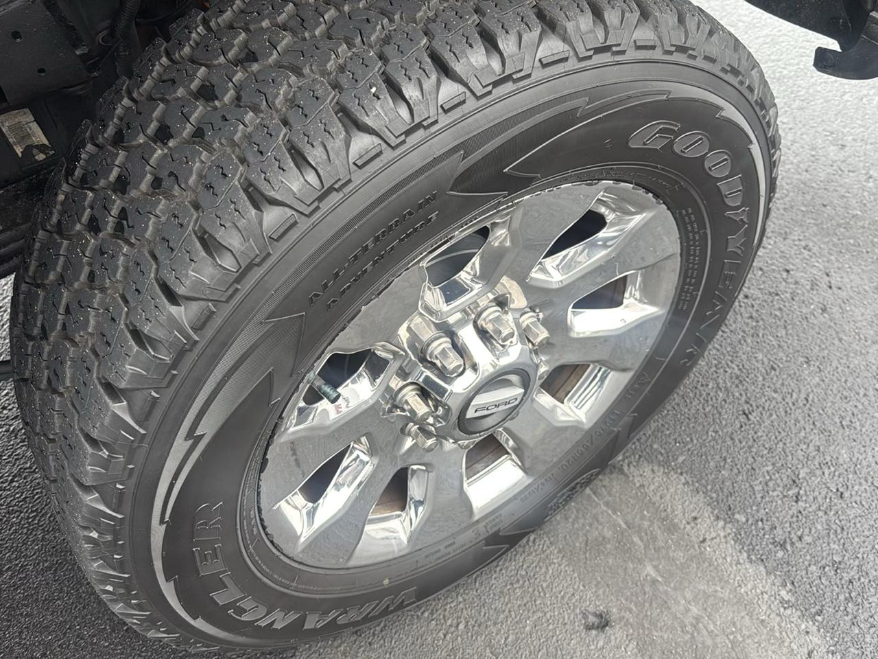 Ford F-250 SD Lariat Crew Cab 4WD 2017