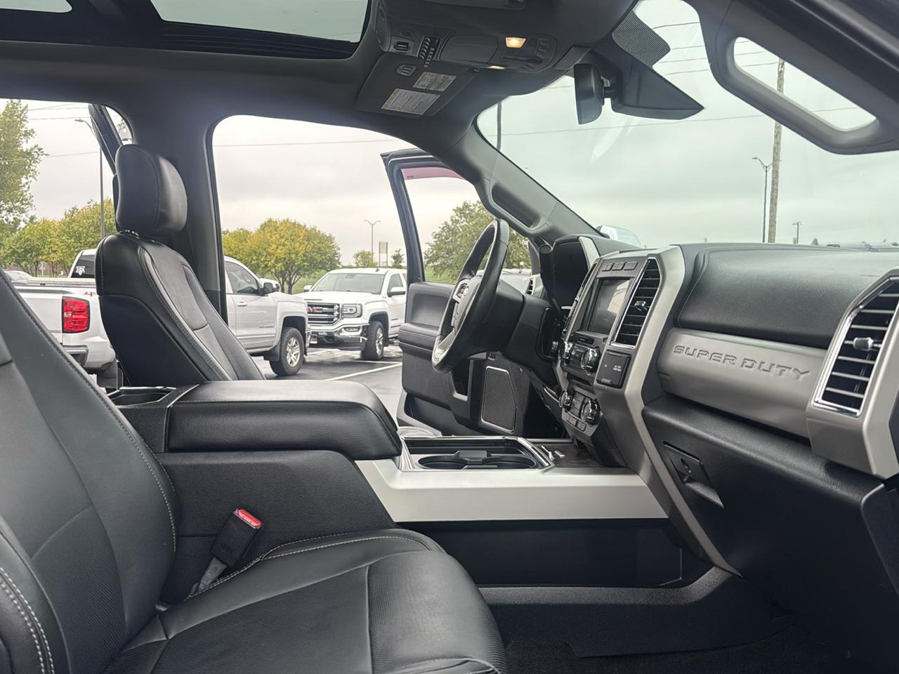 Ford F-250 SD Lariat Crew Cab 4WD 2017