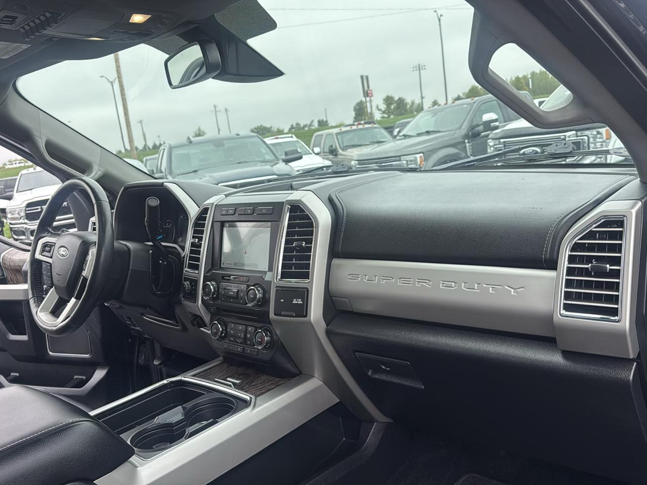 Ford F-250 SD Lariat Crew Cab 4WD 2017