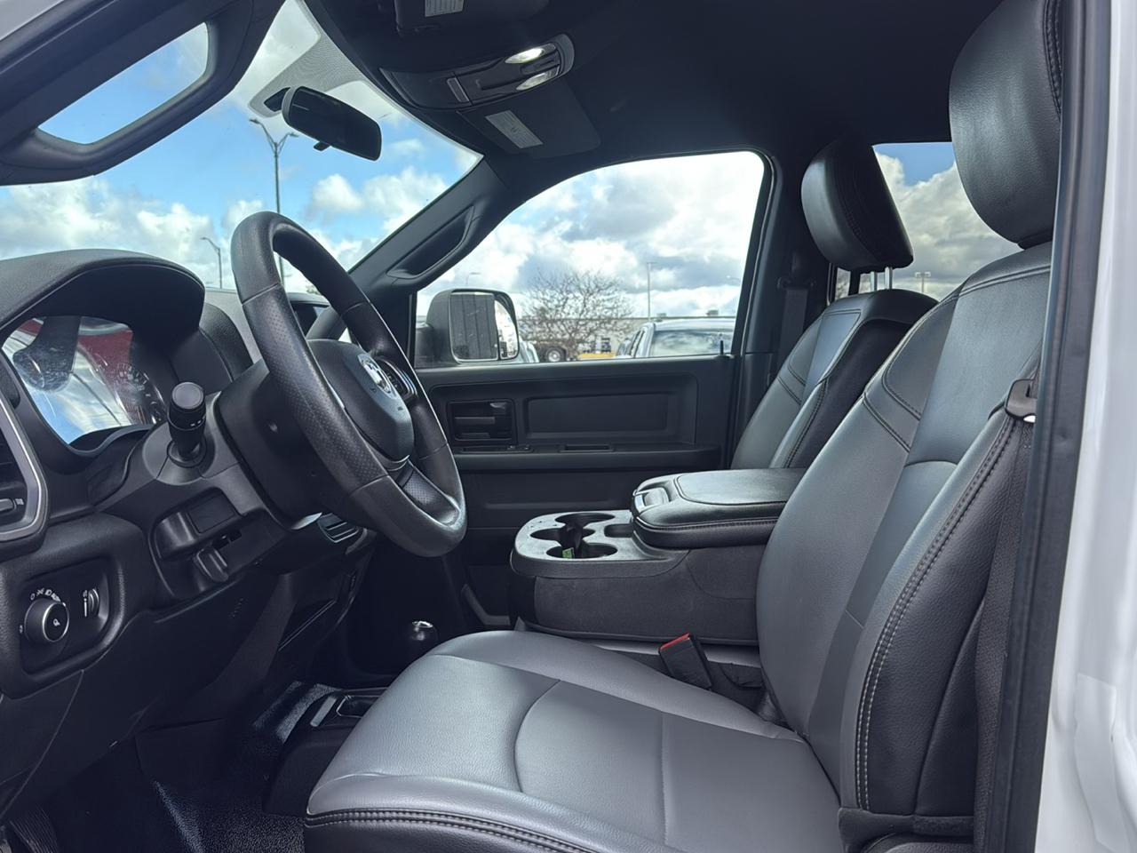 RAM 2500 Tradesman Crew Cab 4WD 2021