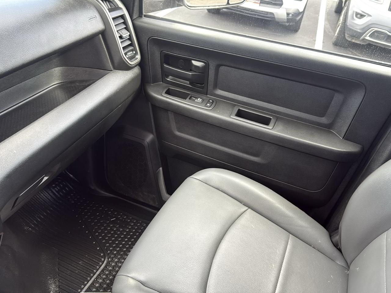 RAM 2500 Tradesman Crew Cab 4WD 2021