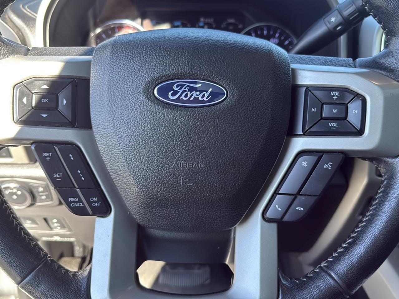 Ford Super Duty F-250 SRW Lariat 4WD Crew Cab 6.75' Box 2019