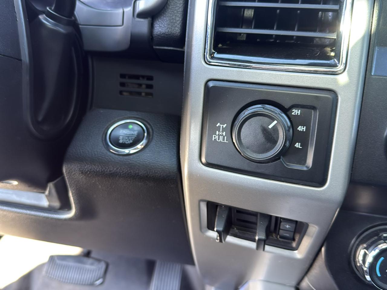 Ford Super Duty F-250 SRW Lariat 4WD Crew Cab 6.75' Box 2019